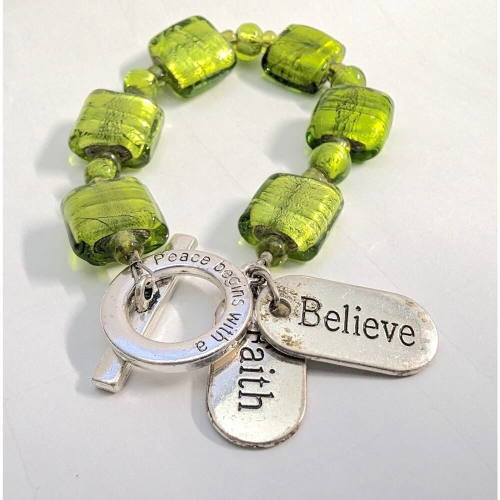 Square Green Glass Beaded Bracelet 7" Believe Faith Peace Begins With a Smile‎ s